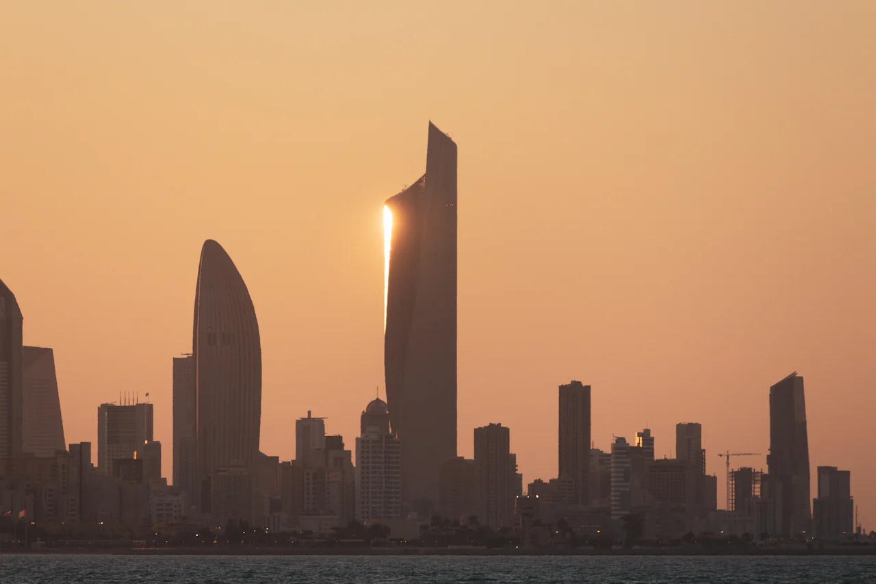 أفق مدينة الكويت وقت الغروب
