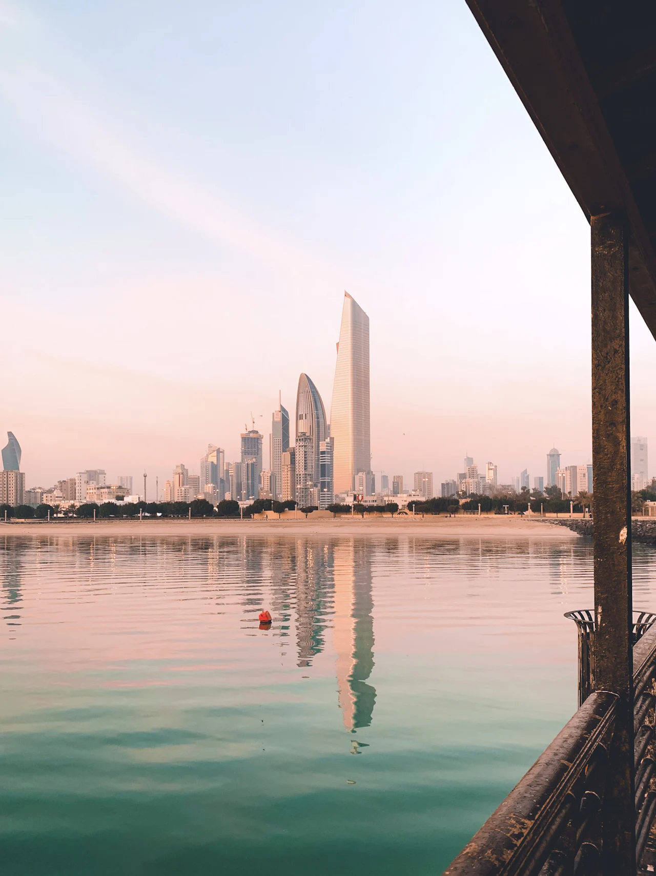 أفق مدينة الكويت على الواجهة البحرية